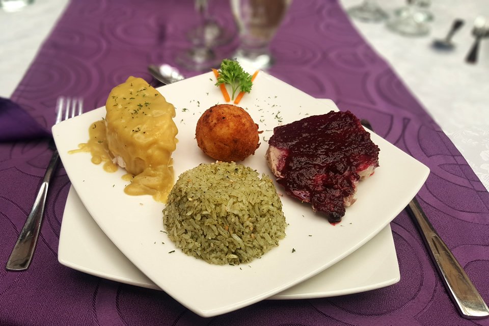 Almuerzos tipo buffet a domicilio para eventos empresariales, bodas,  cumpleaños y fiestas en Bogota